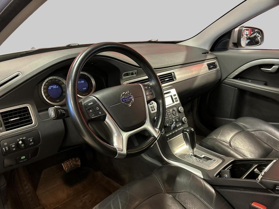 VOLVO V70 2010