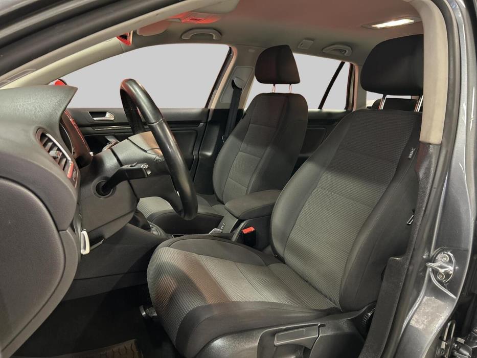 VOLKSWAGEN Golf 2013