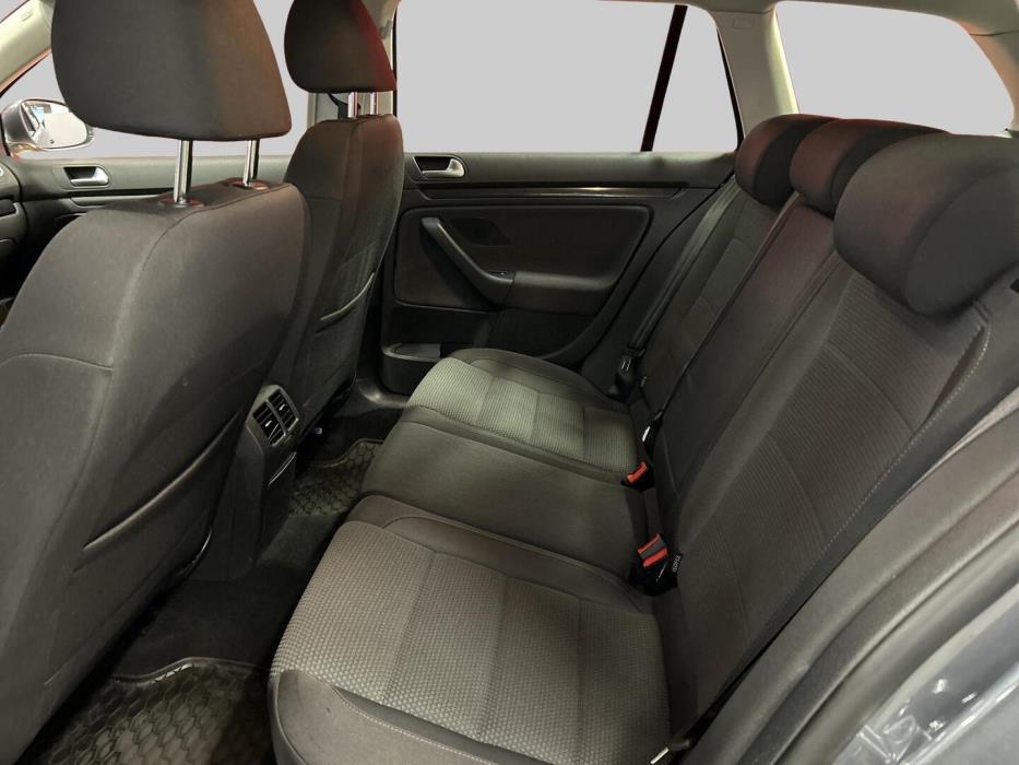 VOLKSWAGEN Golf 2013