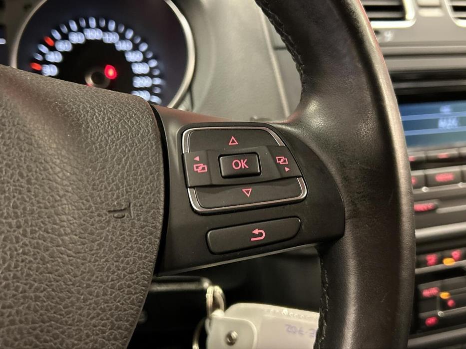 VOLKSWAGEN Golf 2013