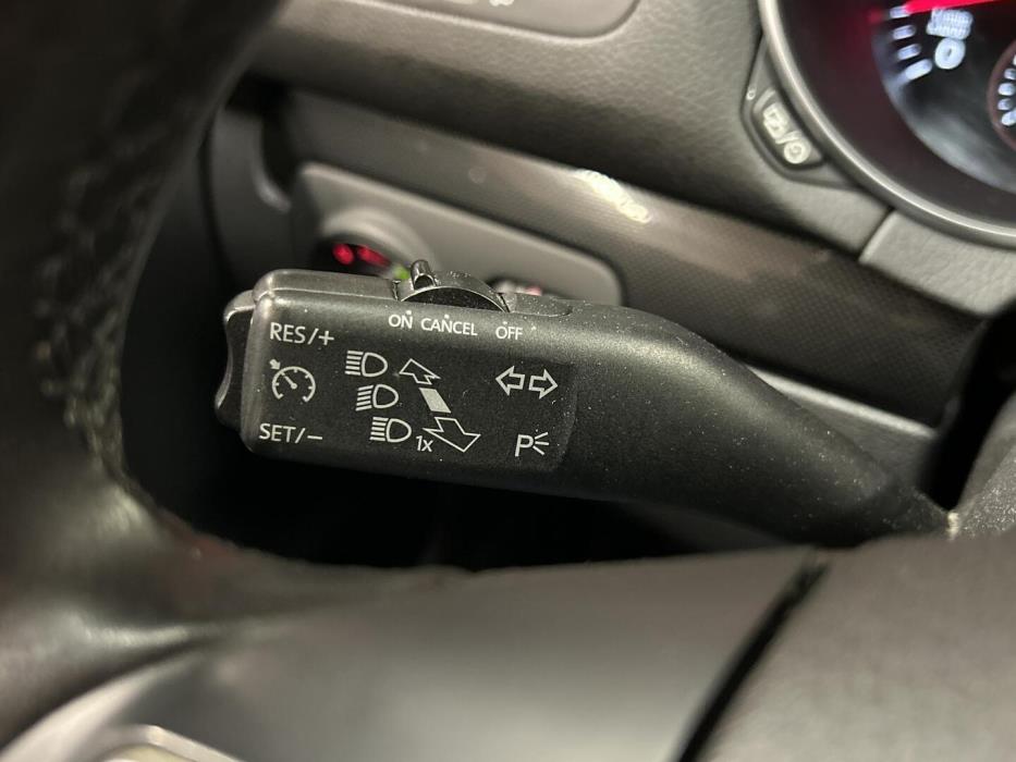 VOLKSWAGEN Golf 2013