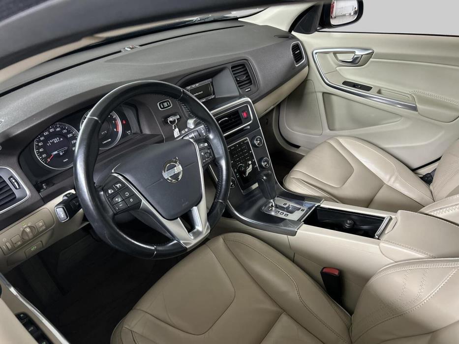 VOLVO V60 2012