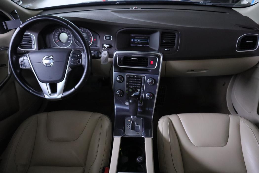 VOLVO V60 2012