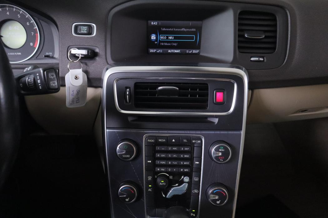 VOLVO V60 2012