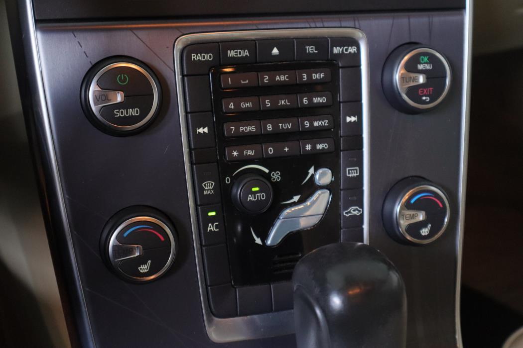 VOLVO V60 2012