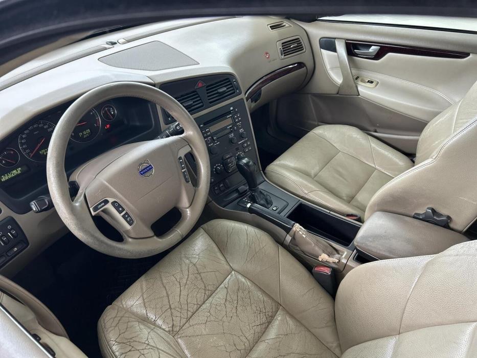 VOLVO V70 2003