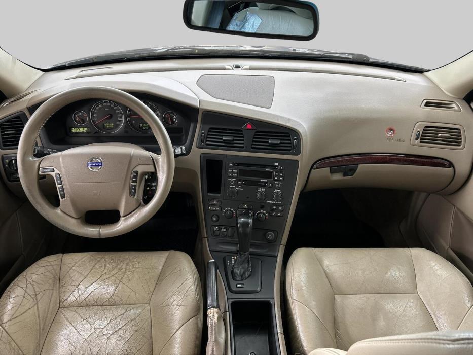 VOLVO V70 2003