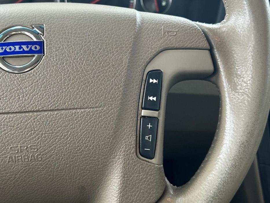 VOLVO V70 2003