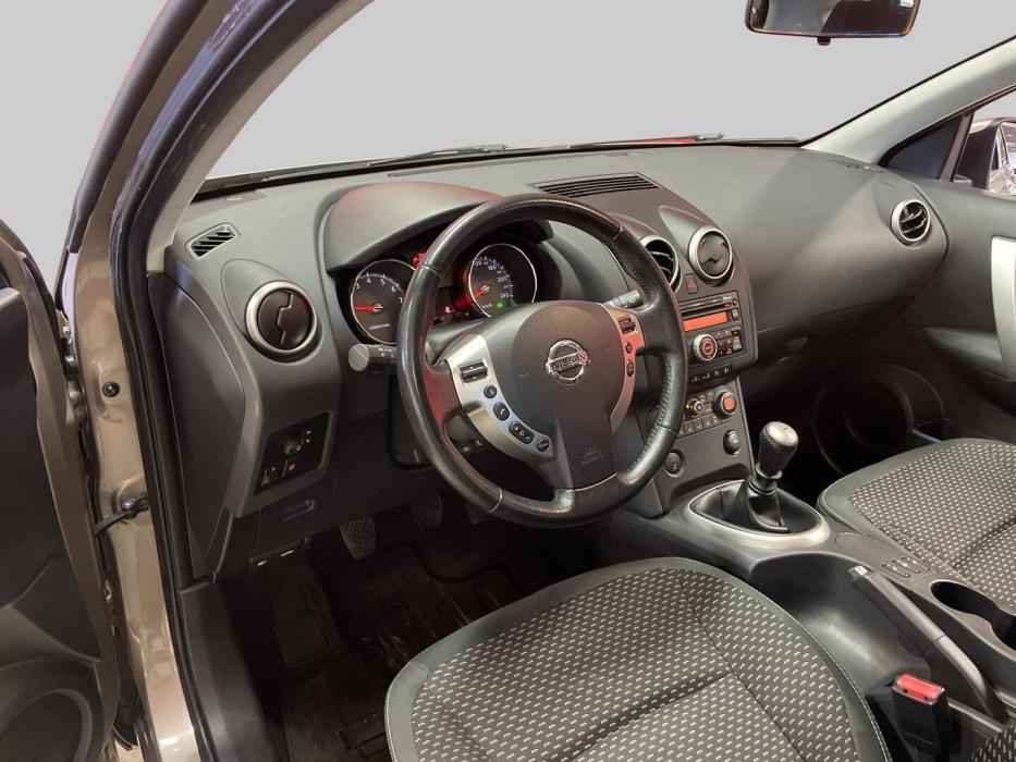 NISSAN Qashqai 2010