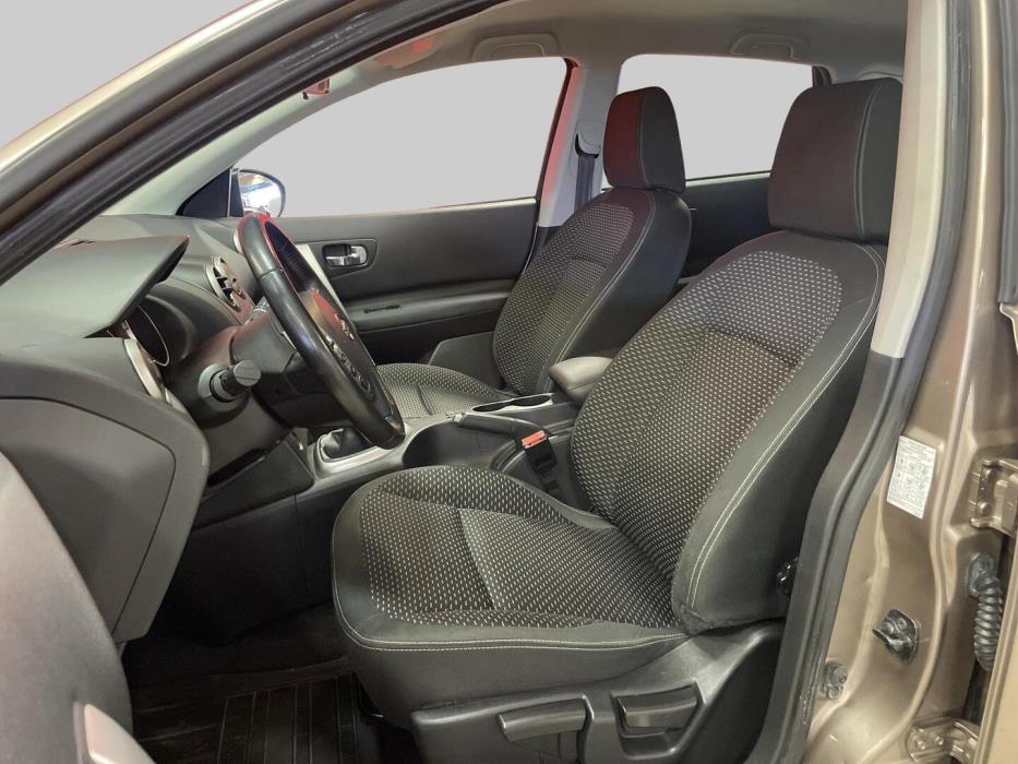 NISSAN Qashqai 2010