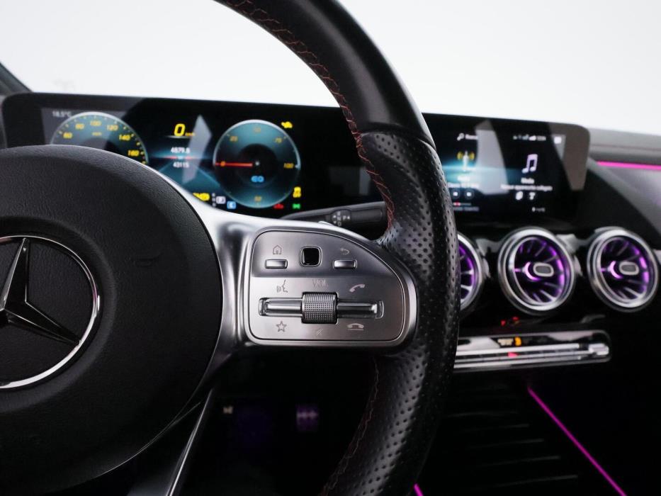 MERCEDES-BENZ EQA 2022