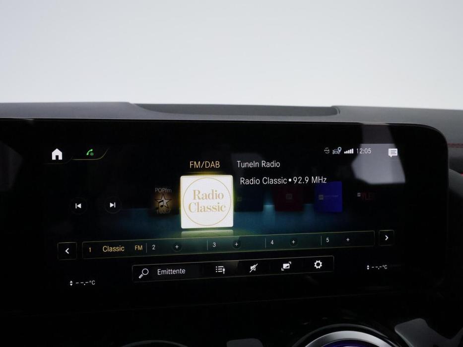 MERCEDES-BENZ EQA 2022