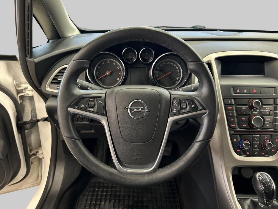 OPEL Astra 2012