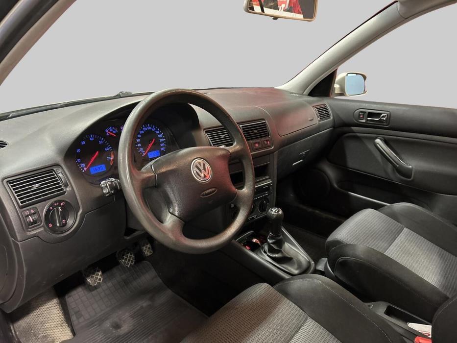 VOLKSWAGEN Golf Variant 2005