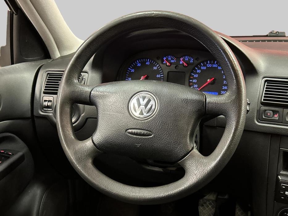 VOLKSWAGEN Golf Variant 2005