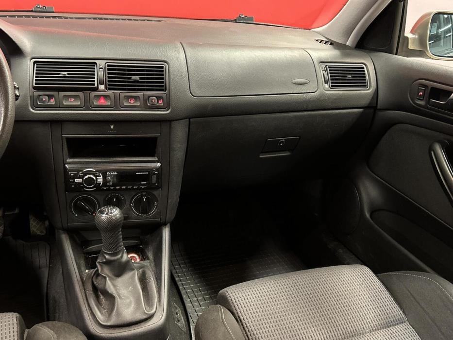 VOLKSWAGEN Golf Variant 2005