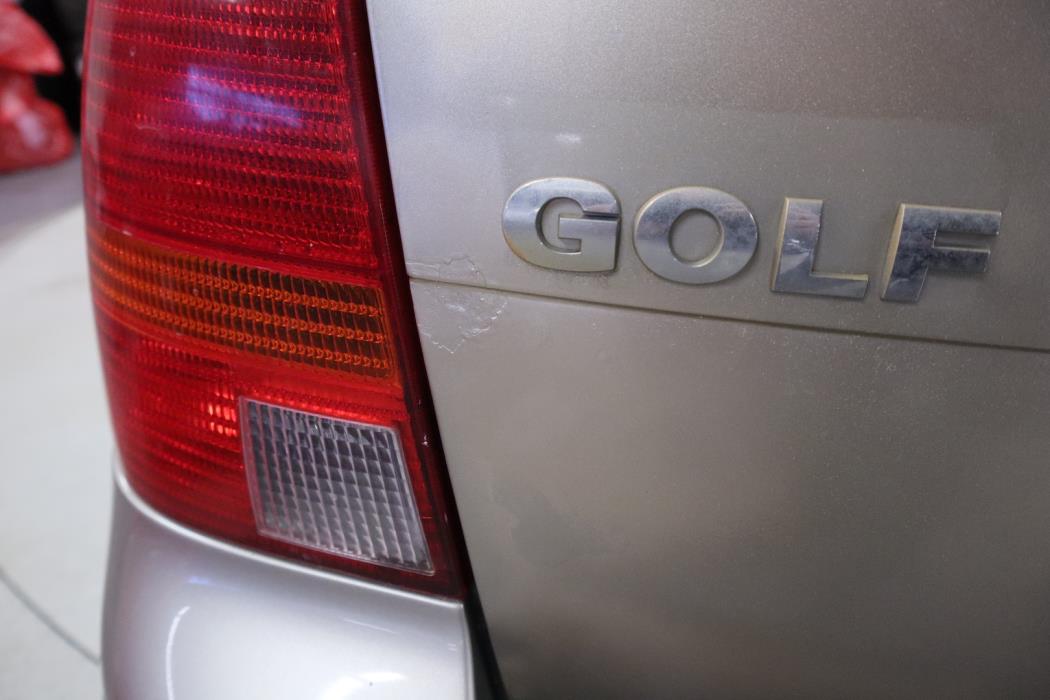 VOLKSWAGEN Golf Variant 2005