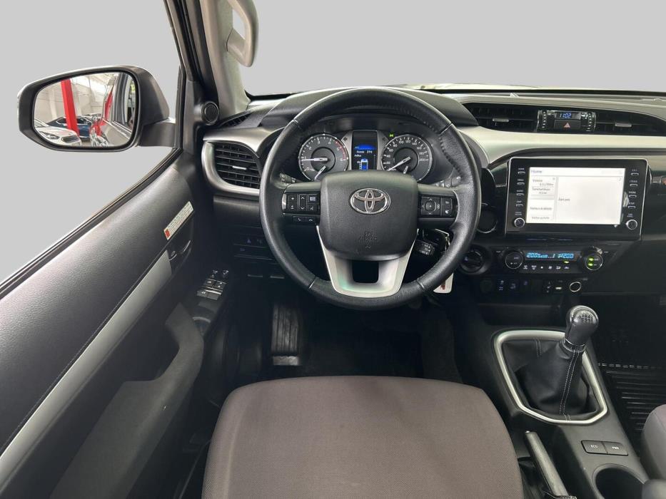 TOYOTA Hilux 2023