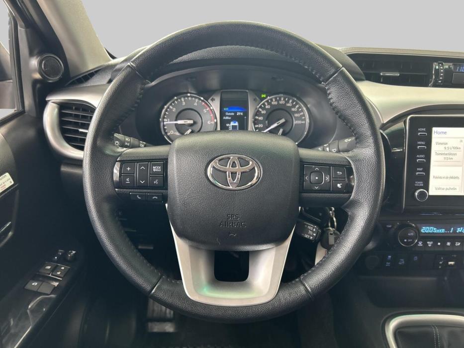 TOYOTA Hilux 2023