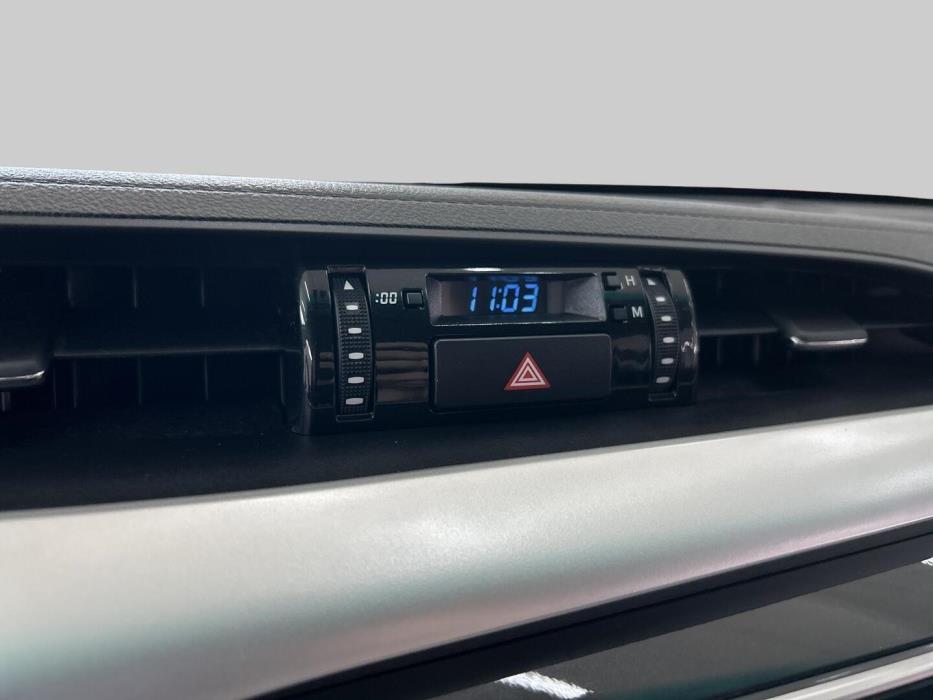 TOYOTA Hilux 2023