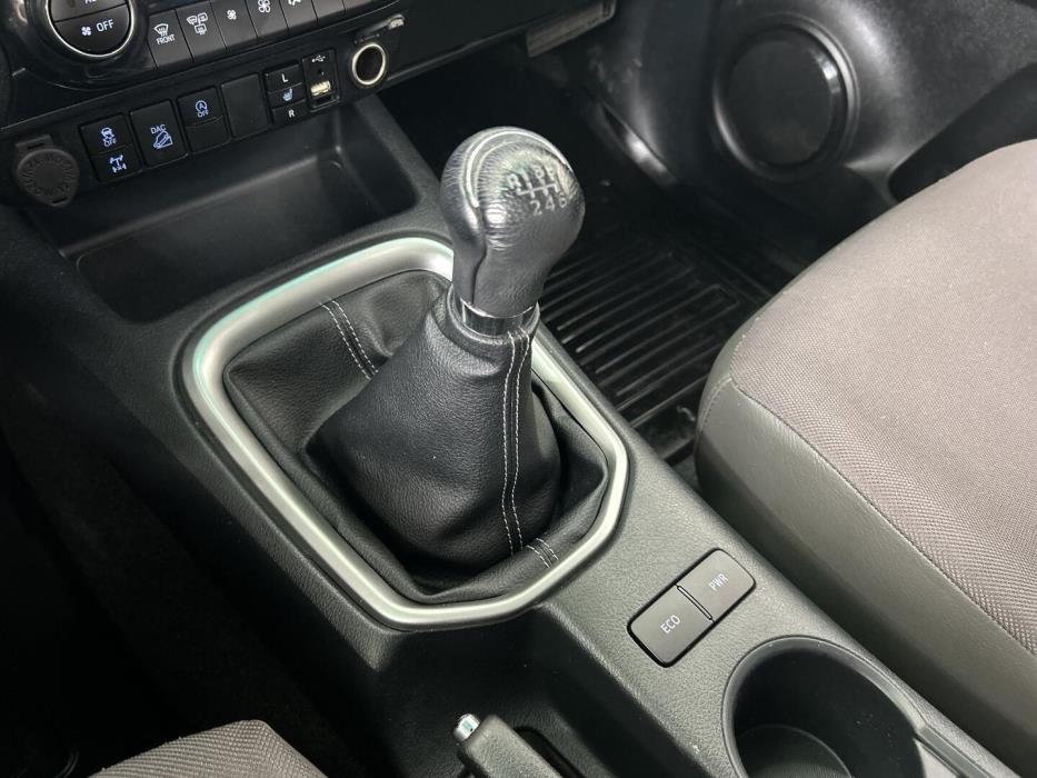 TOYOTA Hilux 2023