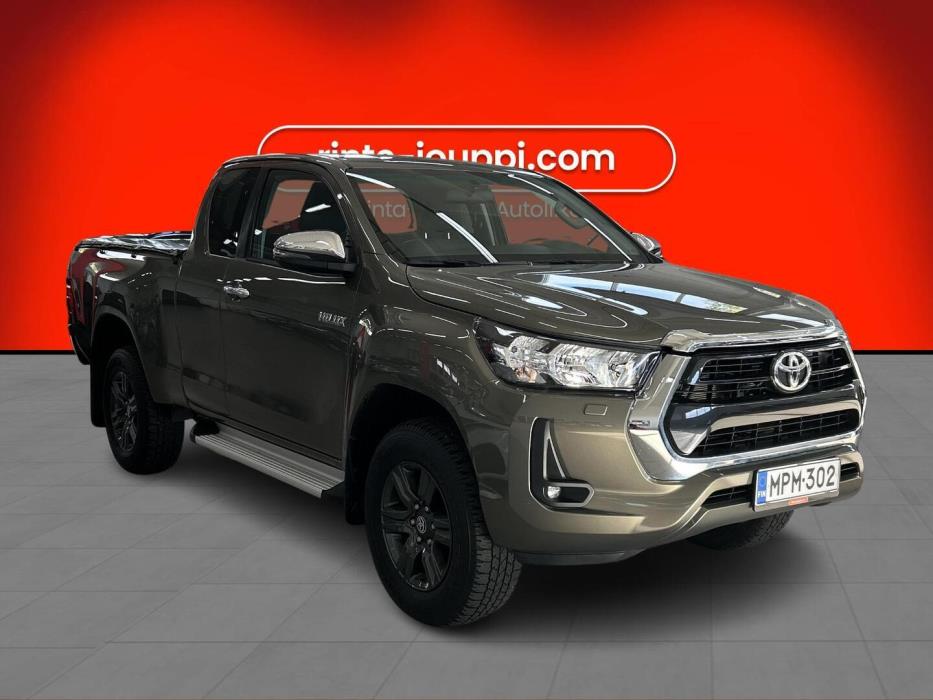TOYOTA Hilux 2023