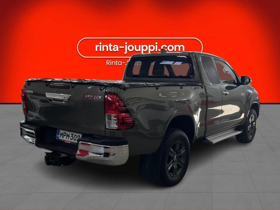 TOYOTA Hilux 2023
