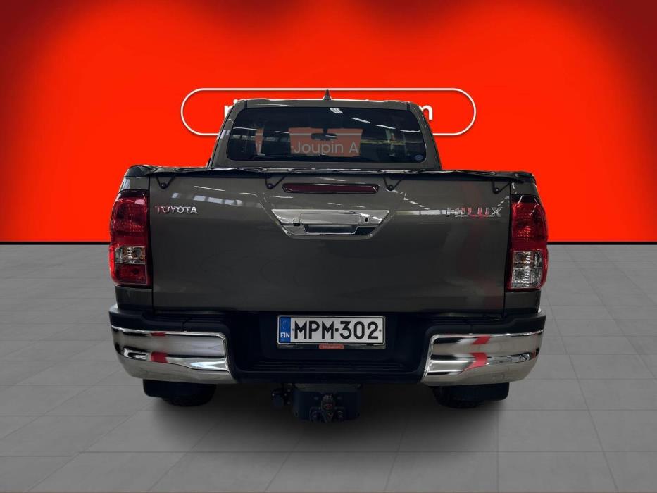 TOYOTA Hilux 2023