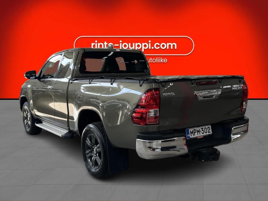 TOYOTA Hilux 2023