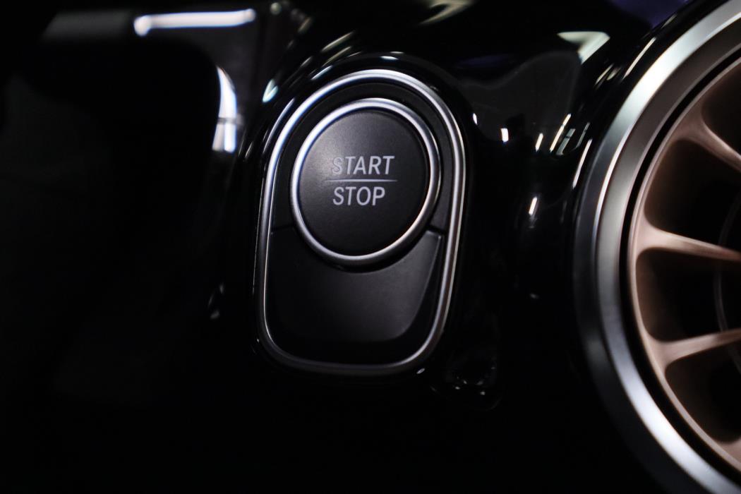 MERCEDES-BENZ EQA 2022