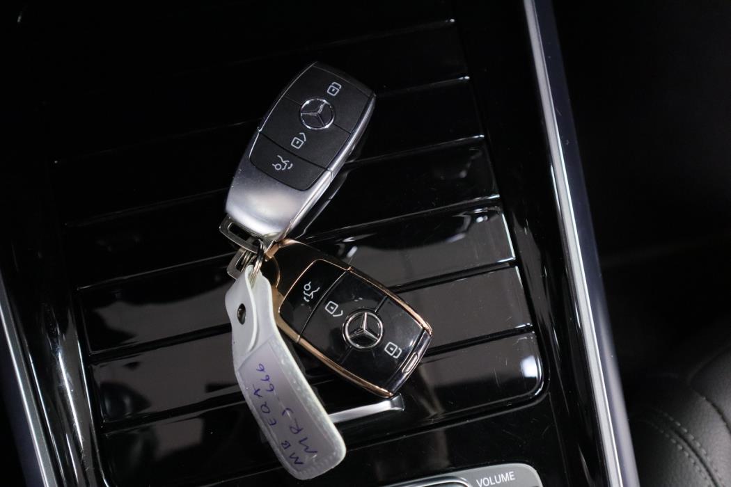 MERCEDES-BENZ EQA 2022