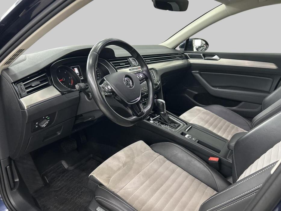 VOLKSWAGEN Passat 2016