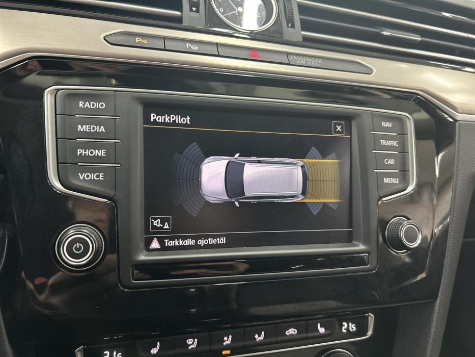 VOLKSWAGEN Passat 2016
