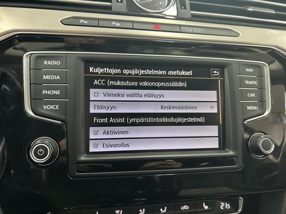 VOLKSWAGEN Passat 2016