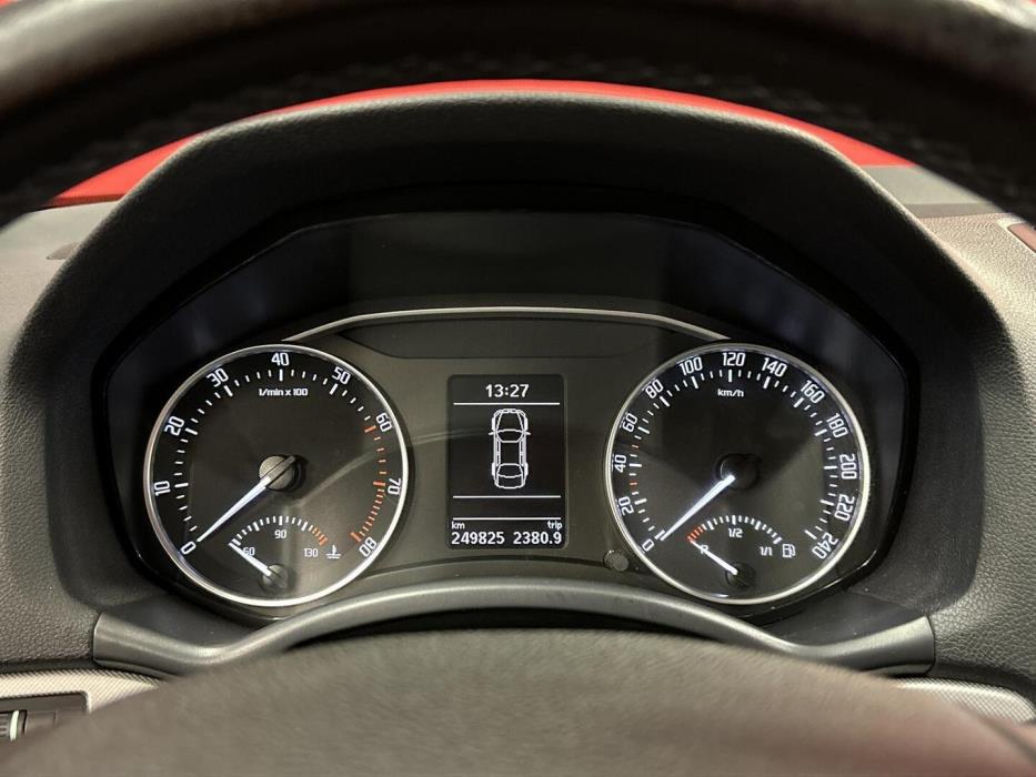 SKODA Octavia 2012
