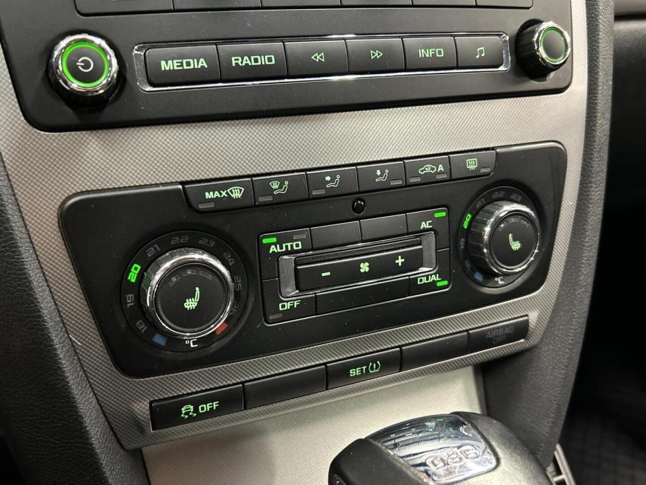 SKODA Octavia 2012