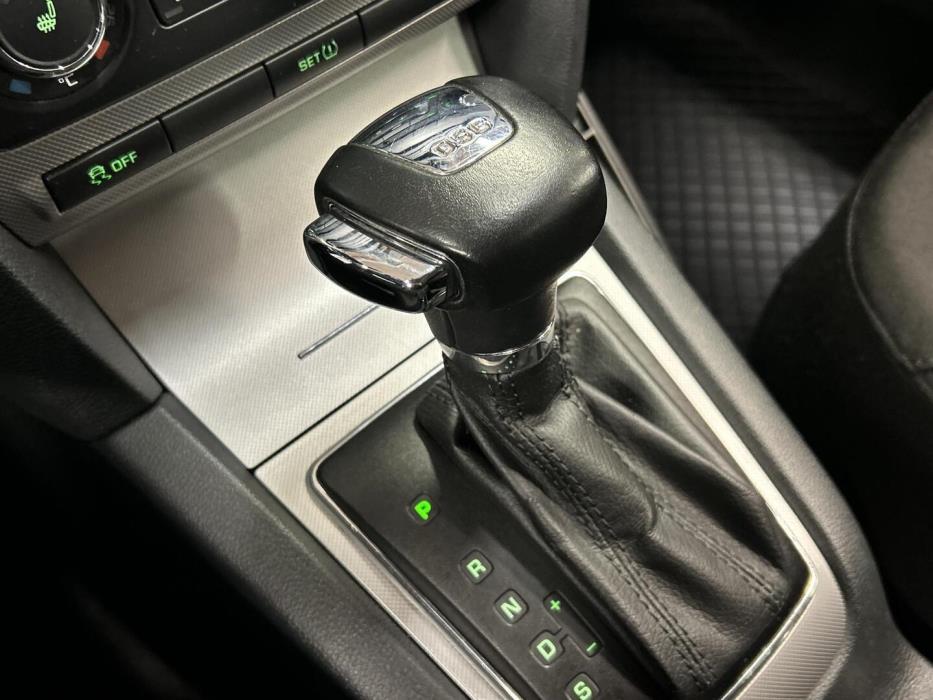 SKODA Octavia 2012