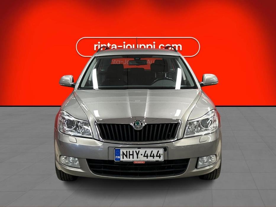 SKODA Octavia 2012