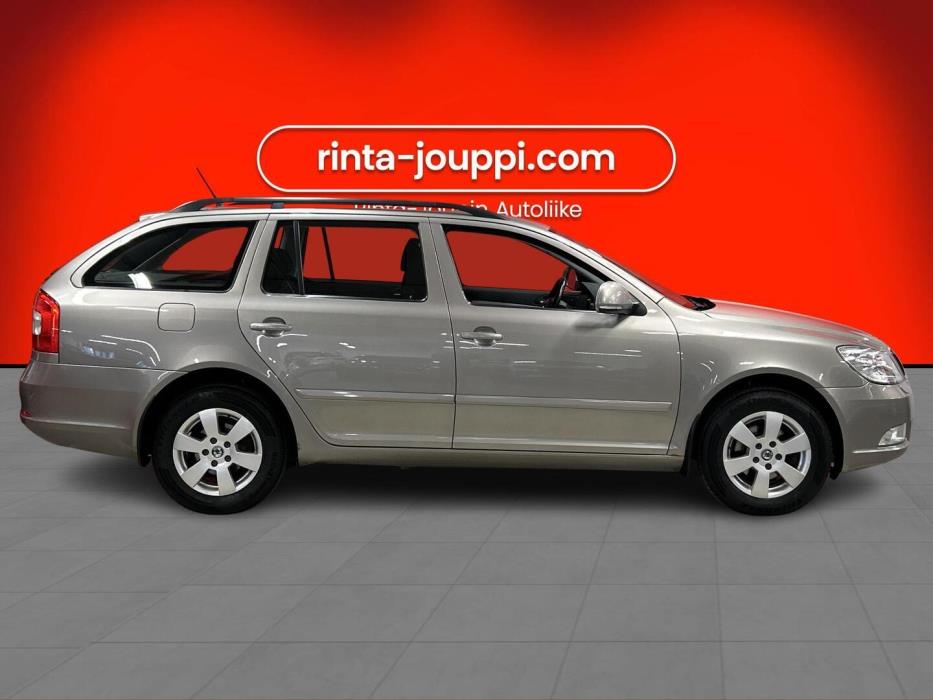 SKODA Octavia 2012