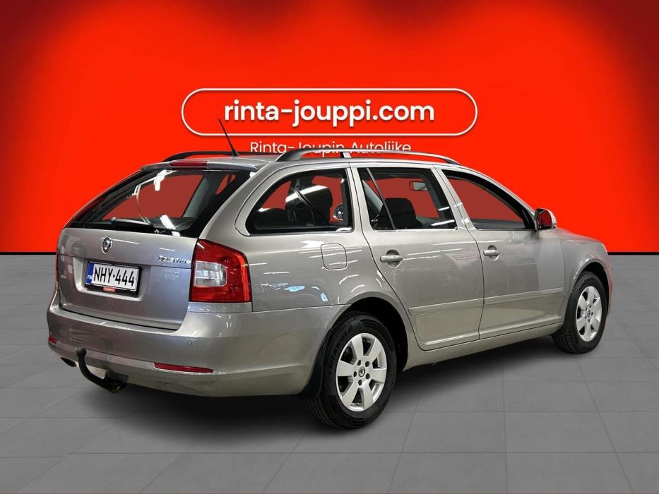 SKODA Octavia 2012