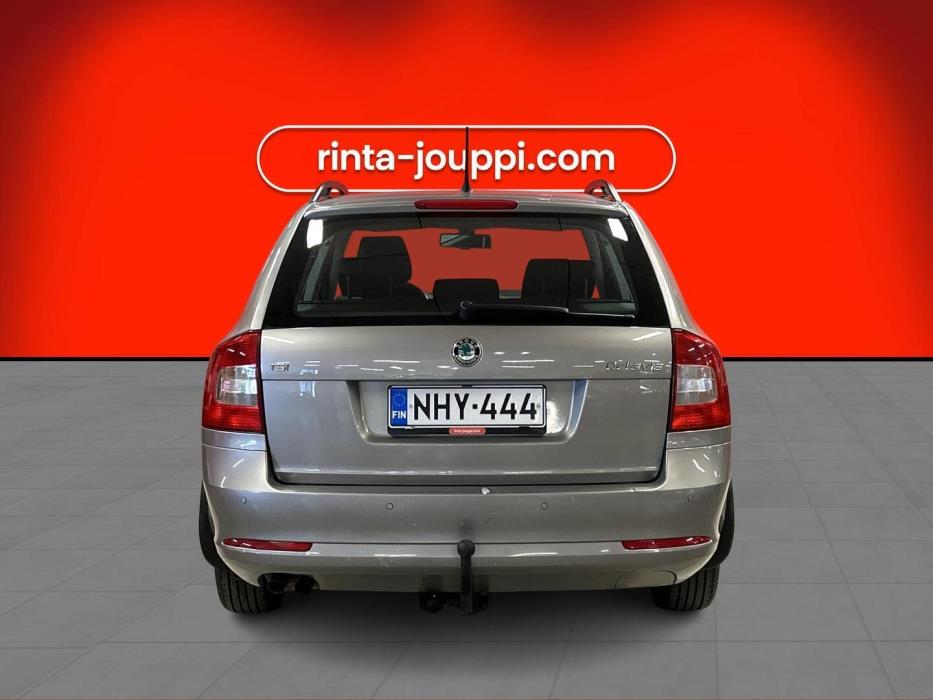 SKODA Octavia 2012