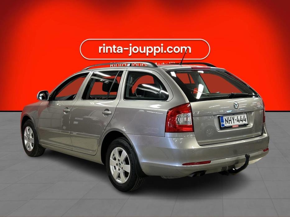 SKODA Octavia 2012