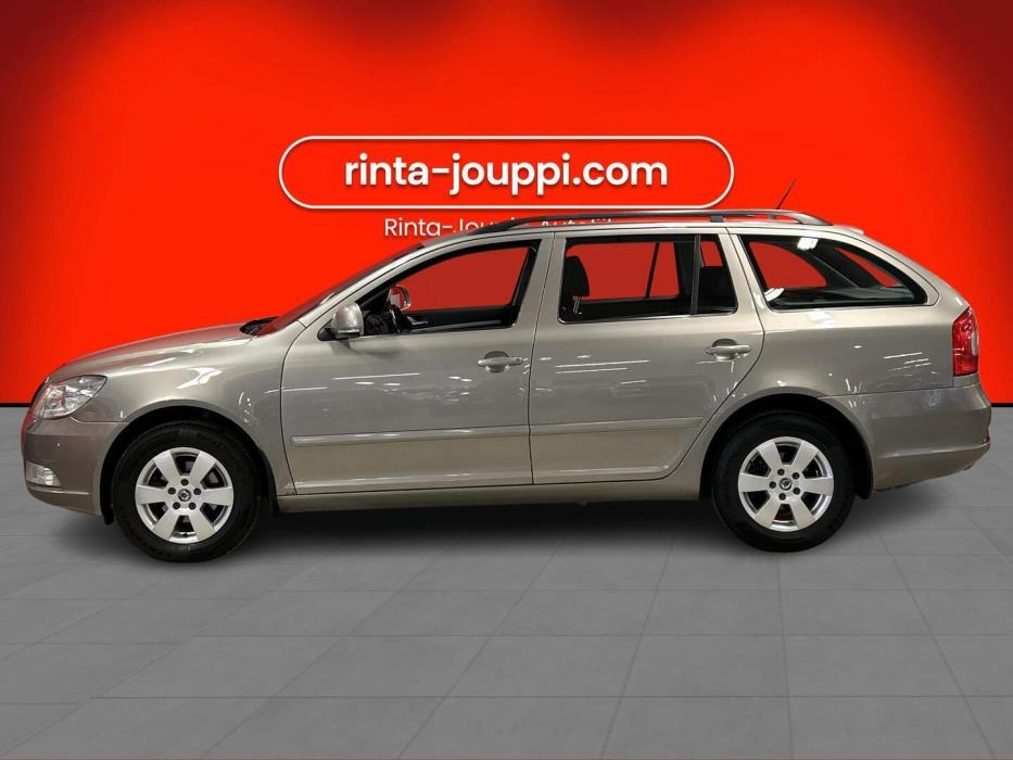 SKODA Octavia 2012