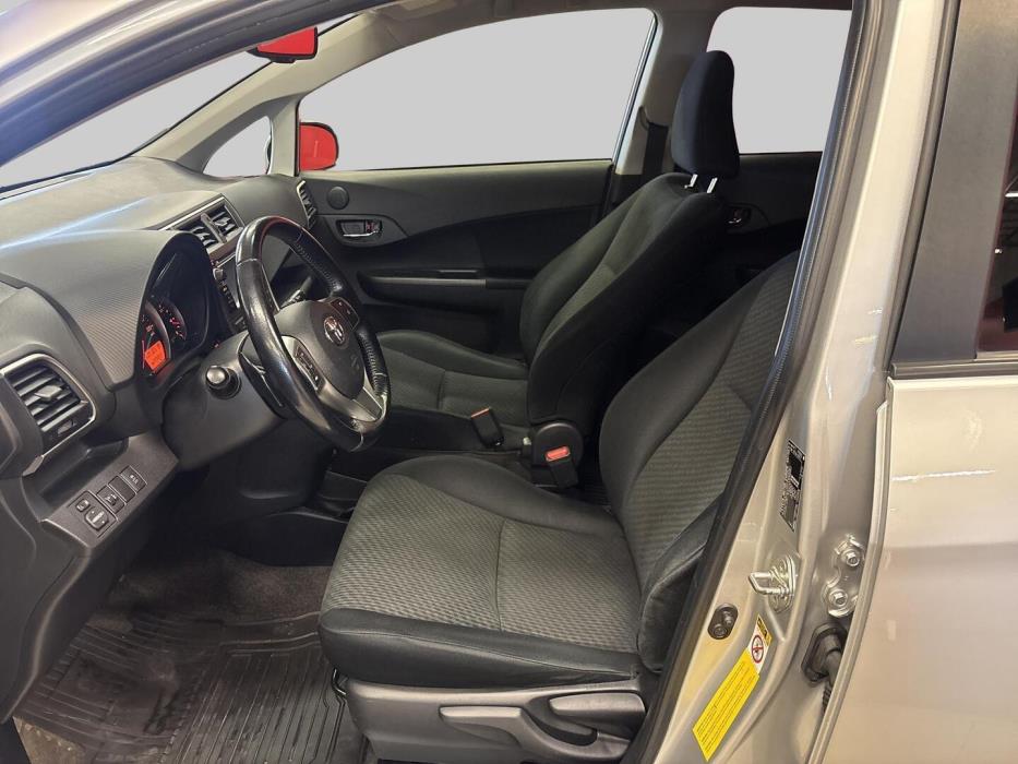 TOYOTA Verso-S 2012
