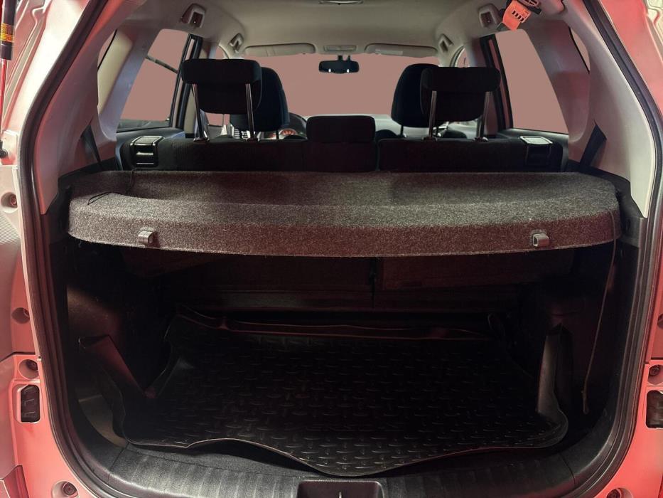 TOYOTA Verso-S 2012
