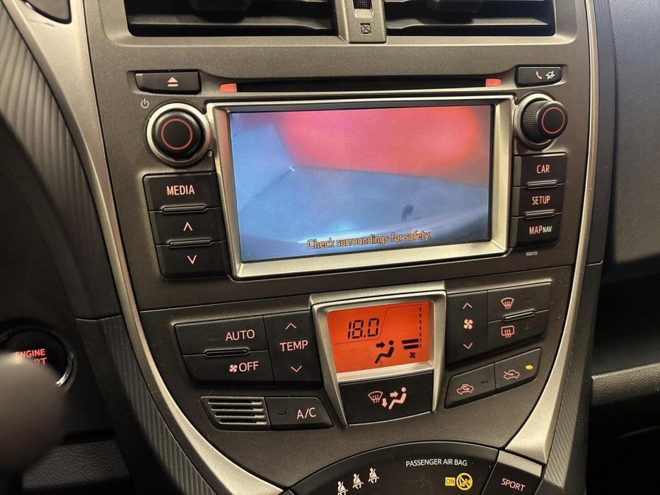 TOYOTA Verso-S 2012