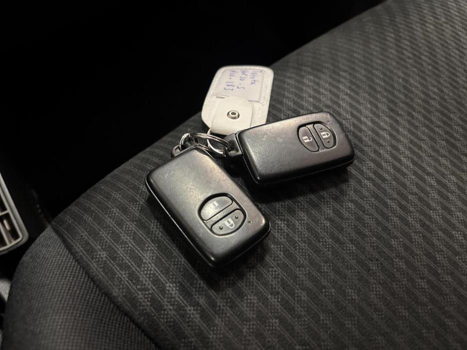 TOYOTA Verso-S 2012