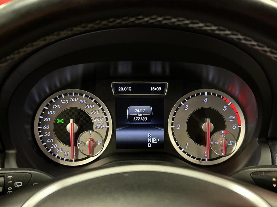 MERCEDES-BENZ A 2015