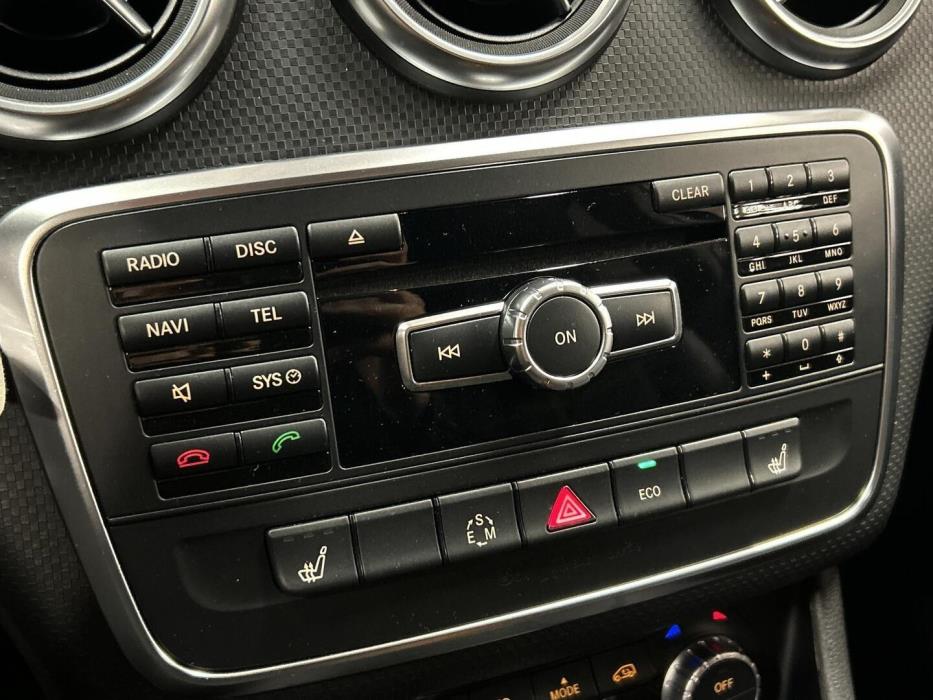 MERCEDES-BENZ A 2015