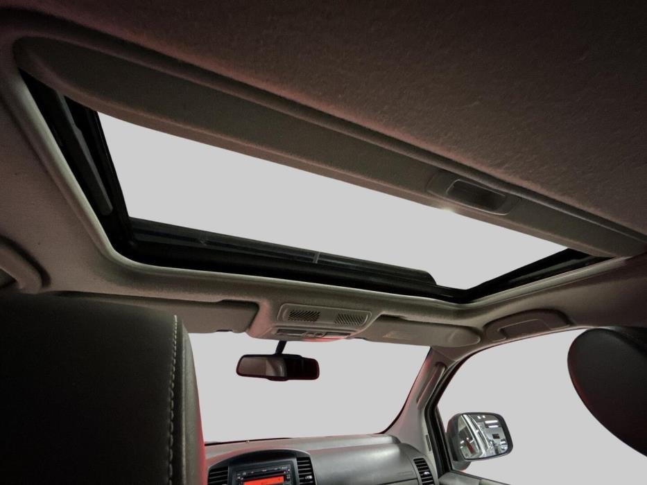 NISSAN Navara 2012